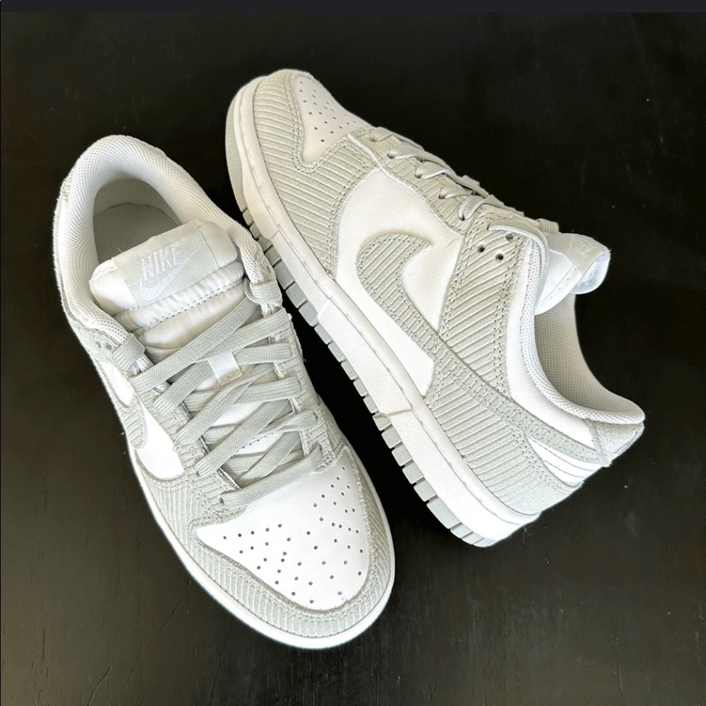 Wmns Dunk Low 'Light Silver Corduroy' used
